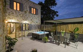 Dream House Spa Near The Beach